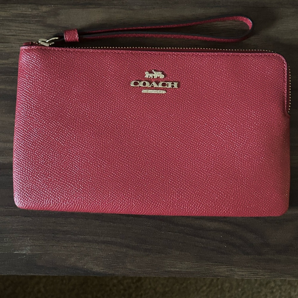 COACH XL corner zip wristlet